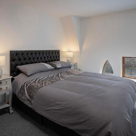 Elegant Church Conversion Close To Blackpool Tower Exterior photo