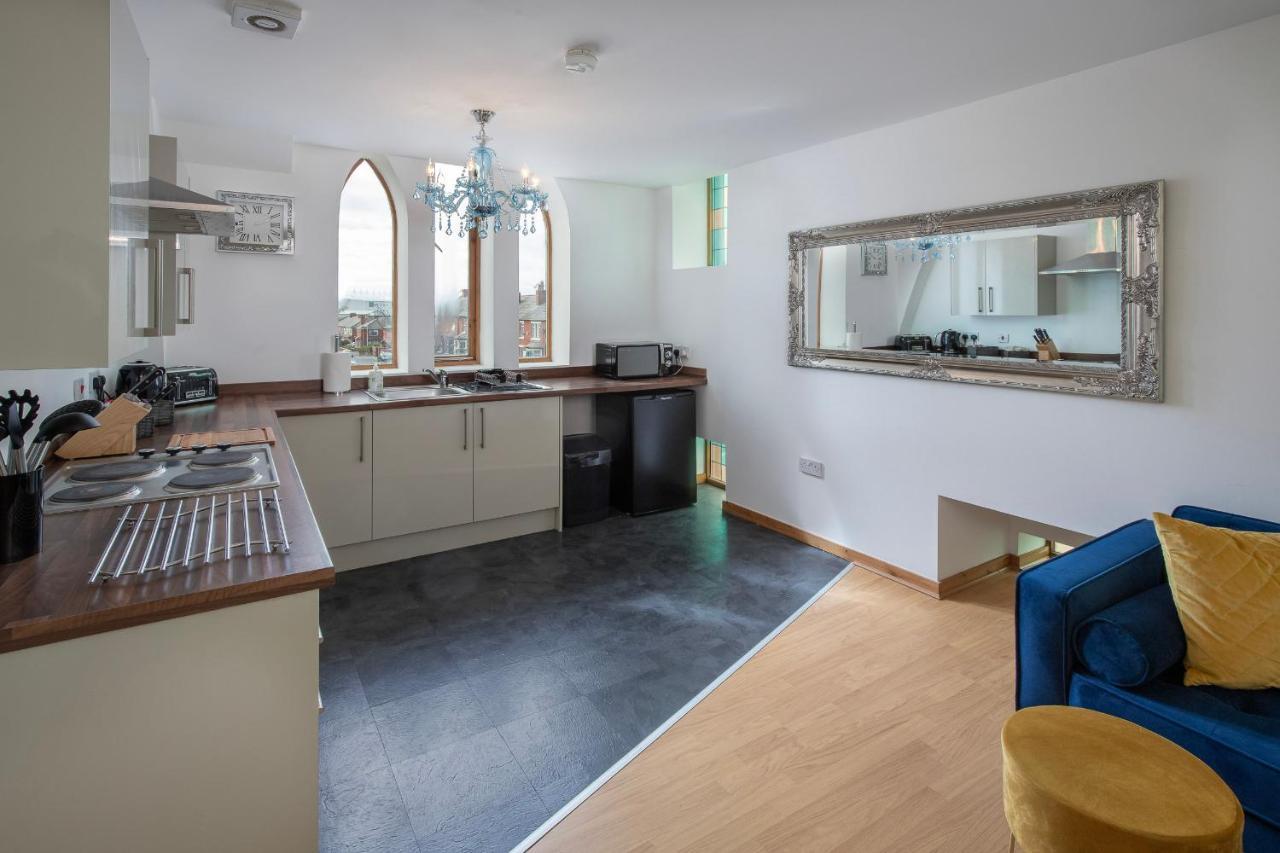 Elegant Church Conversion Close To Blackpool Tower Exterior photo